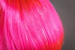 Lea: Perücke pink, mit Glitterfäden