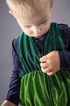 Kleine Raupe: Overall mit Kopfbügel