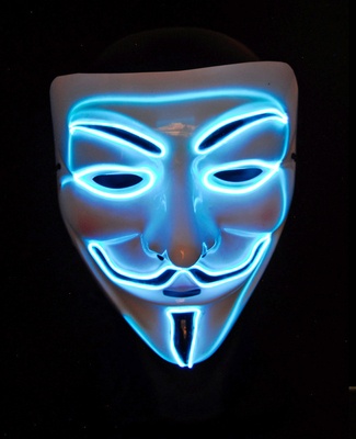 Maske "V" mit Neonlicht, blaue Beleuchtung