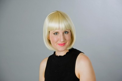 "Foxy": Pagenkopf-Perücke blond