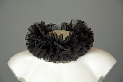 Clownkragen aus Chiffon, dreilagig, schwarz