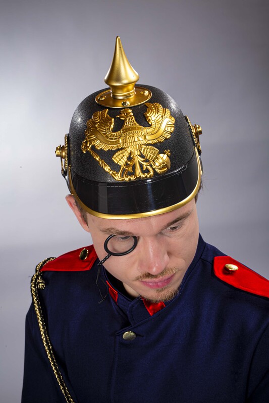 Preußische Pickelhaube mit Kinnband