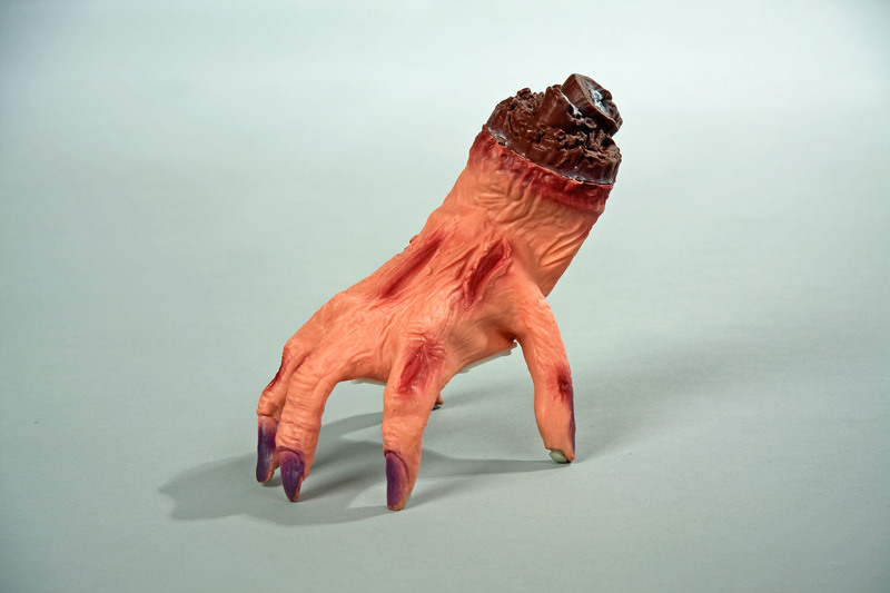 krabbelnde, abgehackte Hand ca. 20 cm
