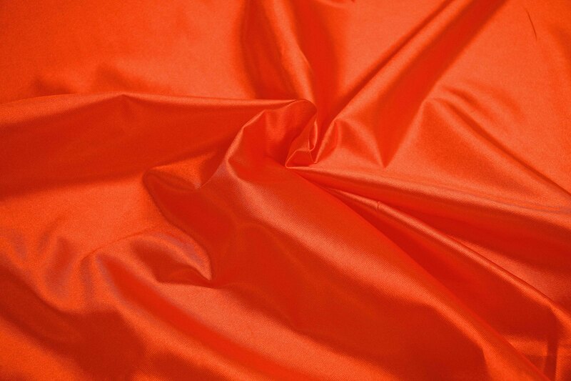 1m Trilobe Glanzstoff orange