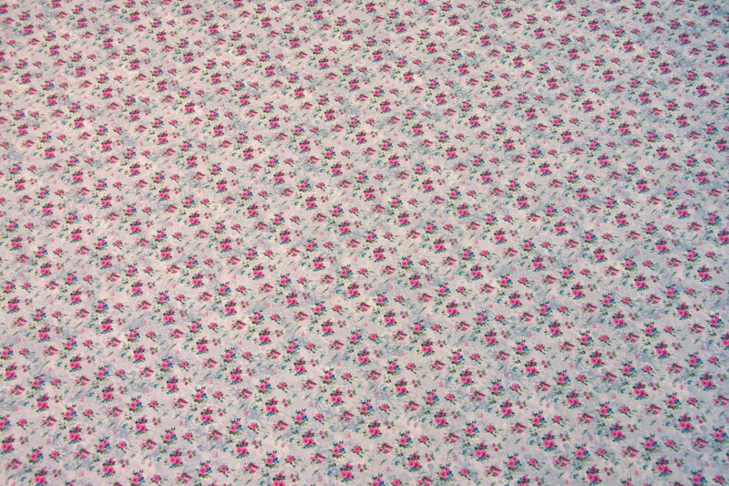 1m Polyestergewebe Blumenmuster