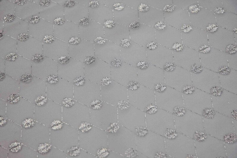 1m Chiffon weiß m. Silbernetz