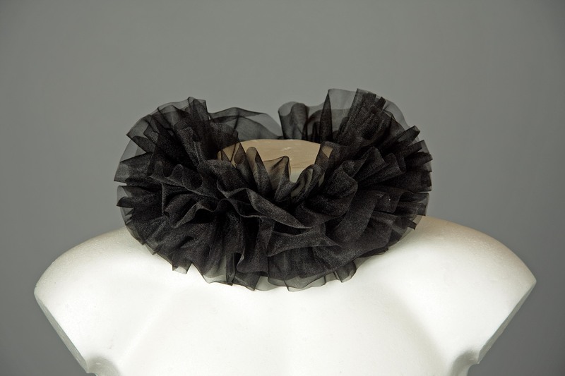 Clownkragen aus Chiffon, dreilagig, schwarz