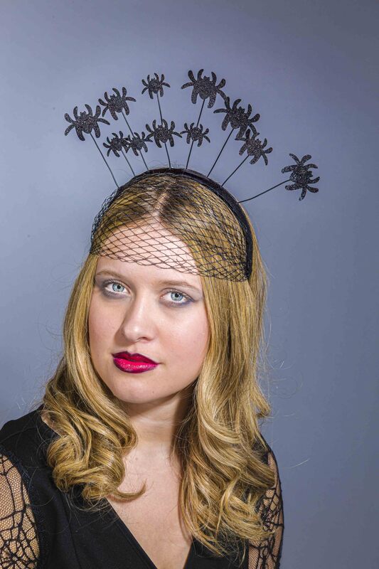 Kopfbügel mit Spinnen und Netz, schwarz