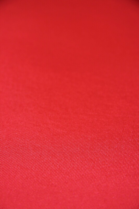 1m FOAM Glanzstoff wattiert, rot