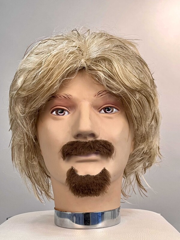 Schnurrbart mit Kinnbart Fussballer